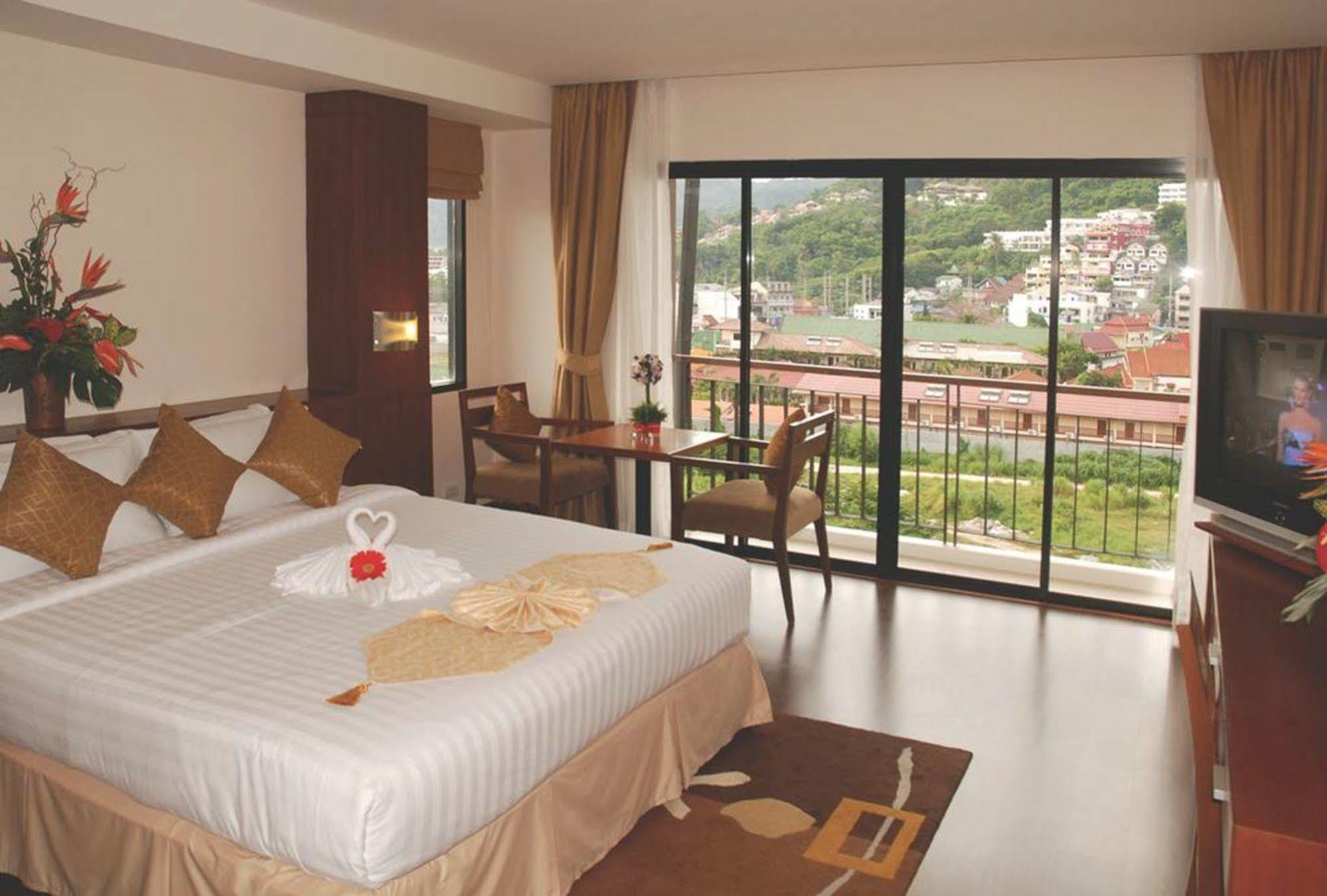 Hiran Residence Patong Kültér fotó