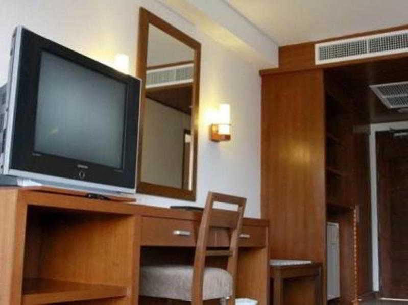 Hiran Residence Patong Kültér fotó